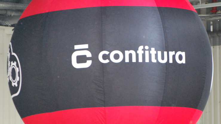 Confitura logo on balloon inside the Expo XII hall